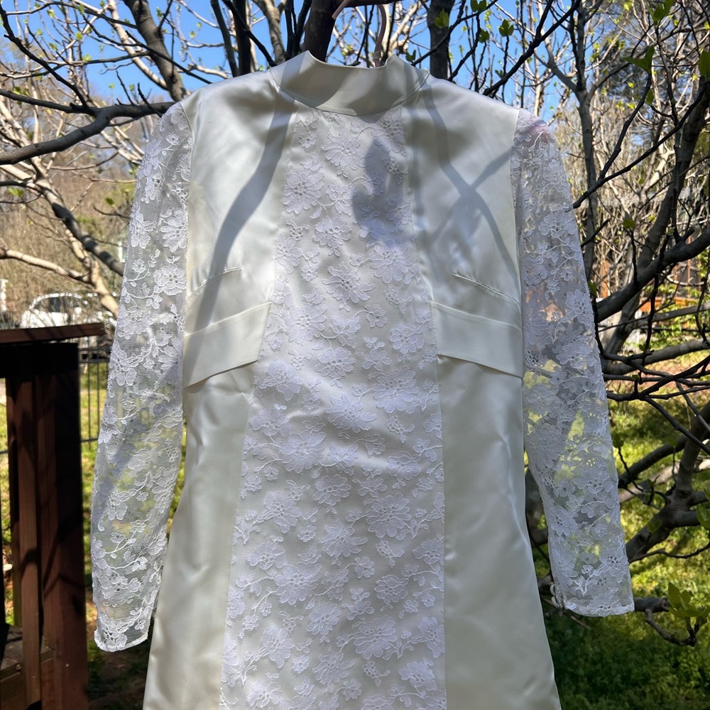 Ivory Lace and Satin Wedding Dress